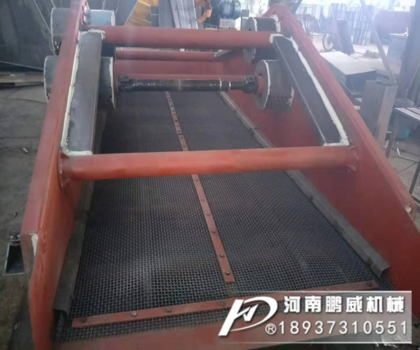 弧形篩結構與工作原理和振動篩有什么區別？