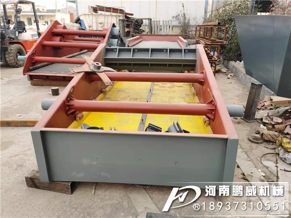 碎石振動脫水篩篩網如何固定在篩框上？